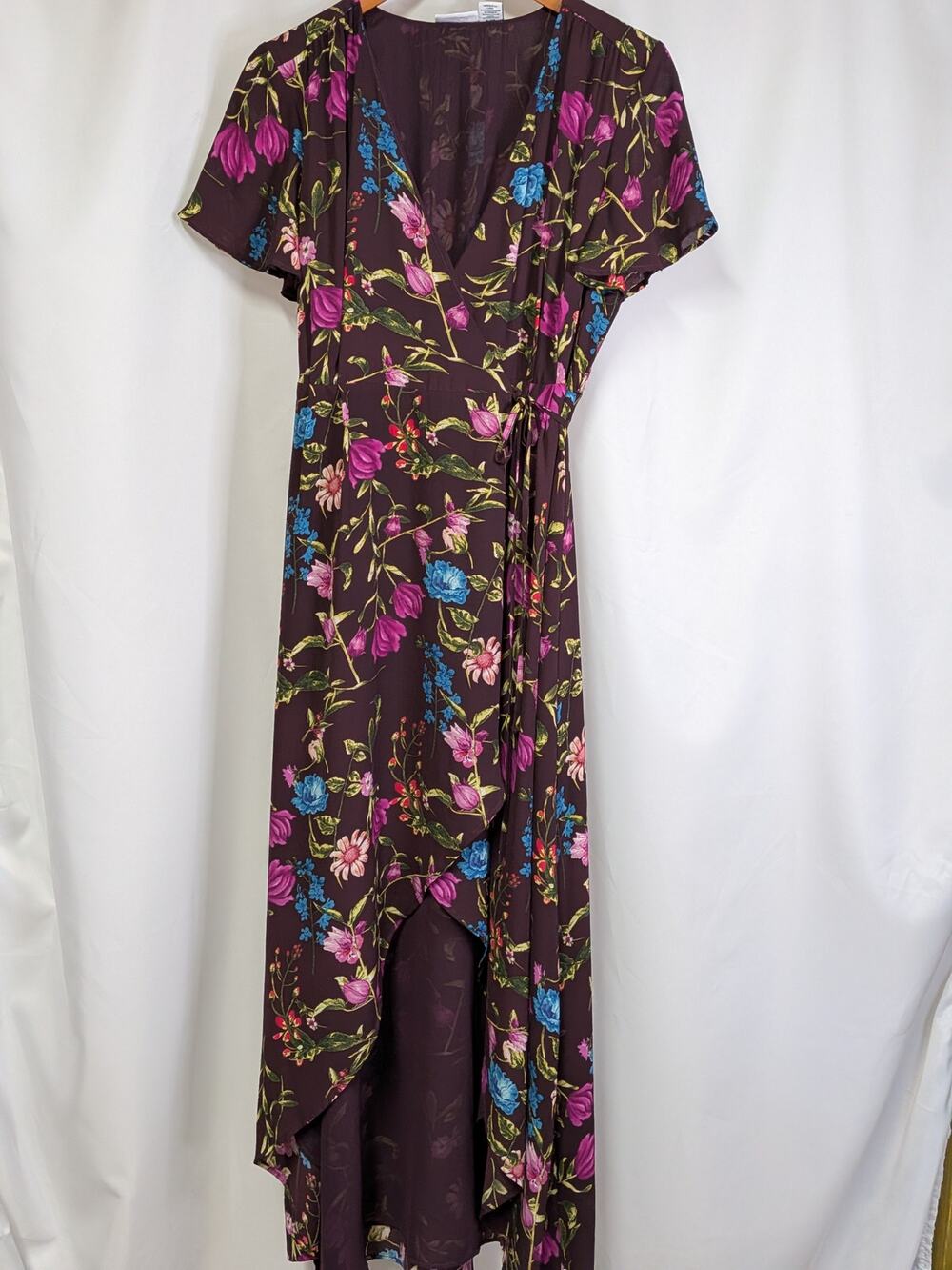 Belle Vere Flowy Floral Plum V-neck Wrap Dress